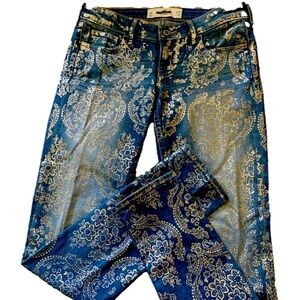 🌸Hollister Skinny Jeans Painted in Gold Filigree in Size 5R.
